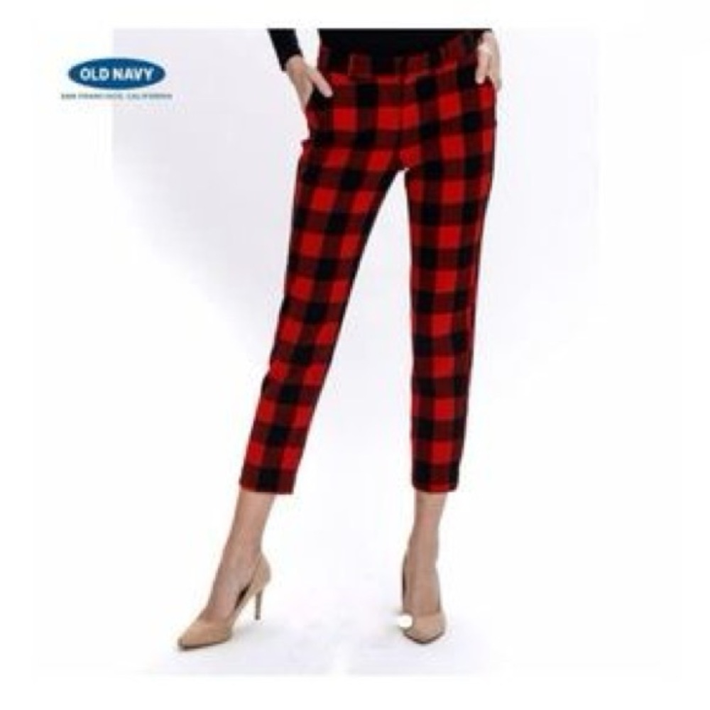 Old Navy Red and Black Plaid Cropped Pants